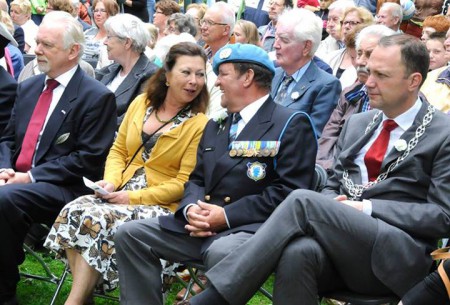 Veteranendag 2013 met nieuwe en oude burgemeester. Door: Richard Marchand